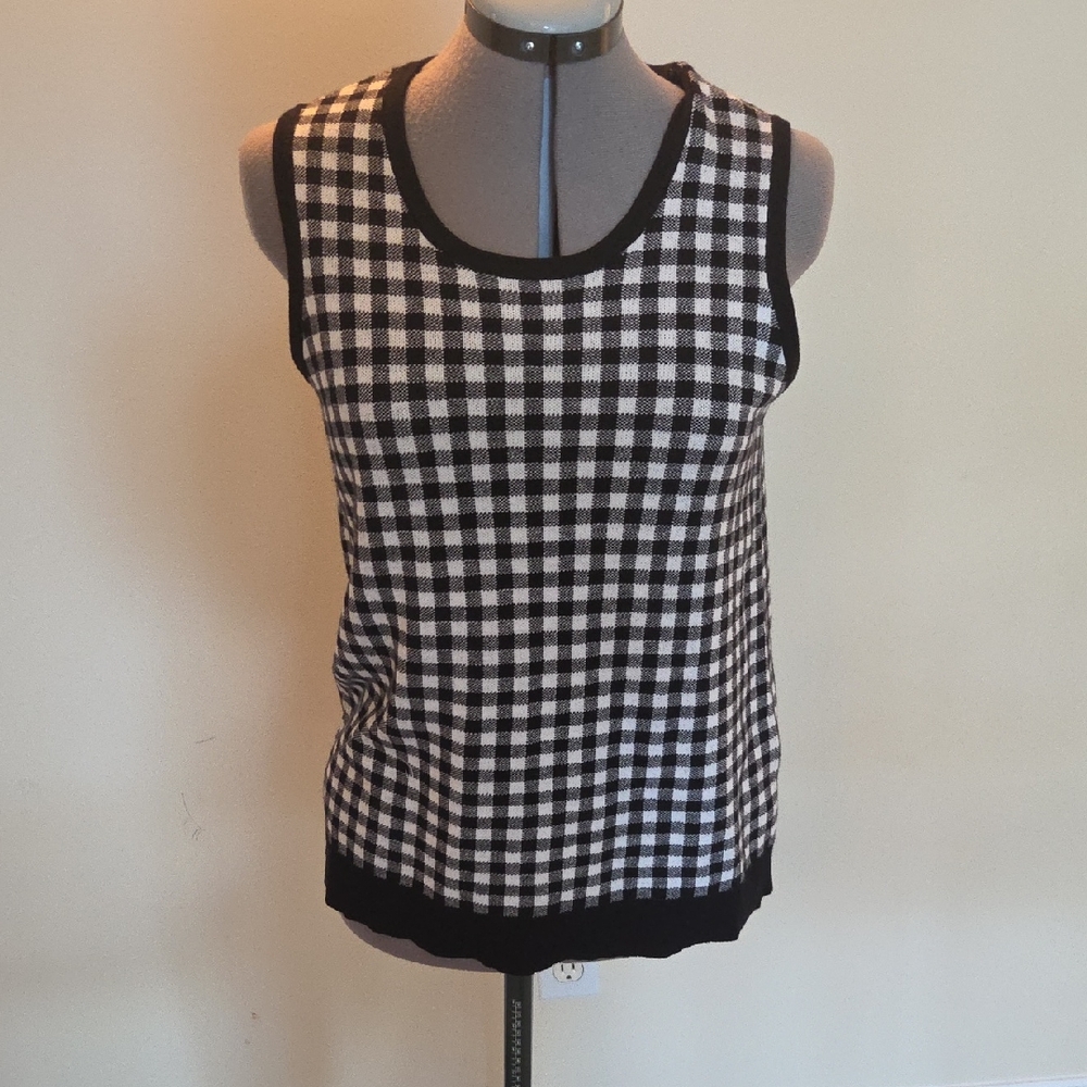 Black and White Jacquard Checkered Sweater 9